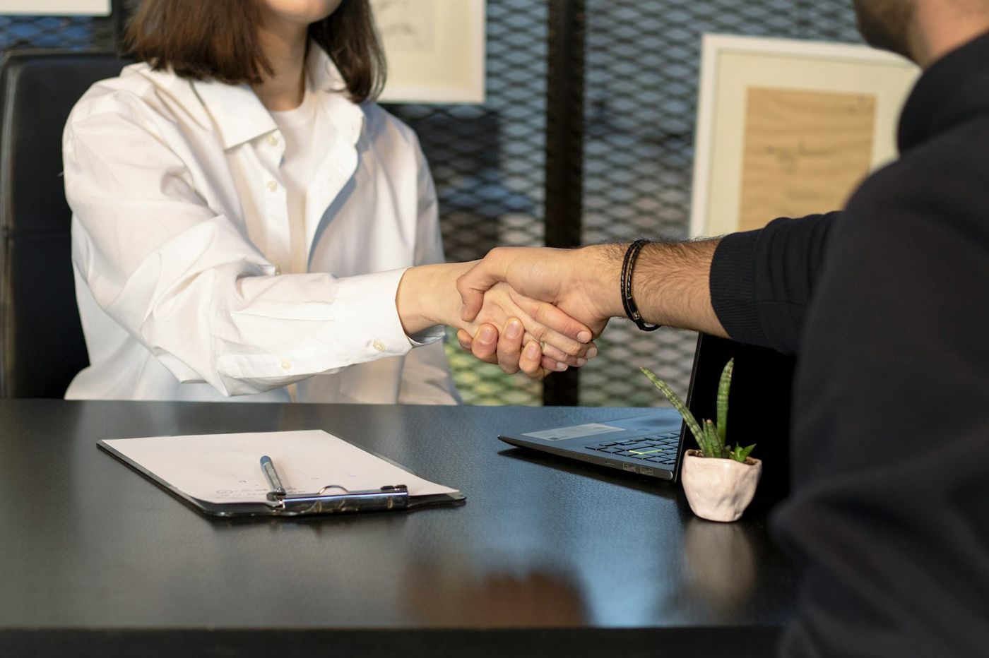 Kennismakingsgesprek tussen ondernemer en adviseur